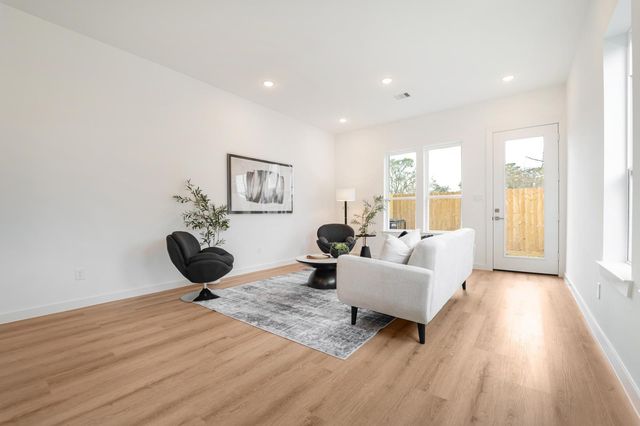 7120 Eastwood Street, Houston, TX 77021