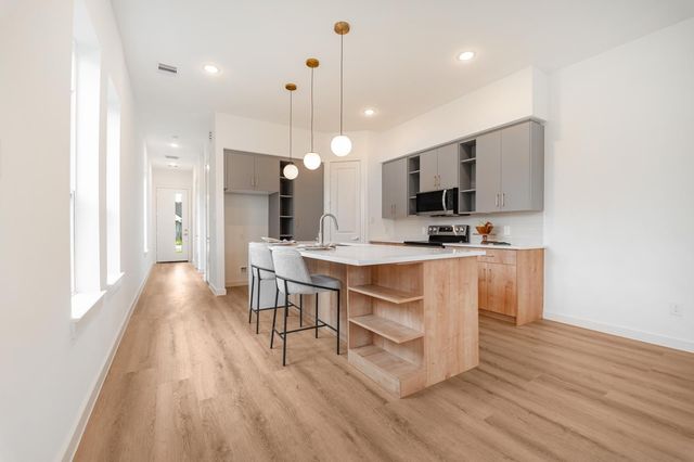 7120 Eastwood Street, Houston, TX 77021