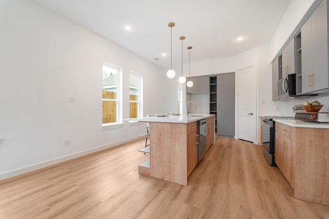 7120 Eastwood Street, Houston, TX 77021