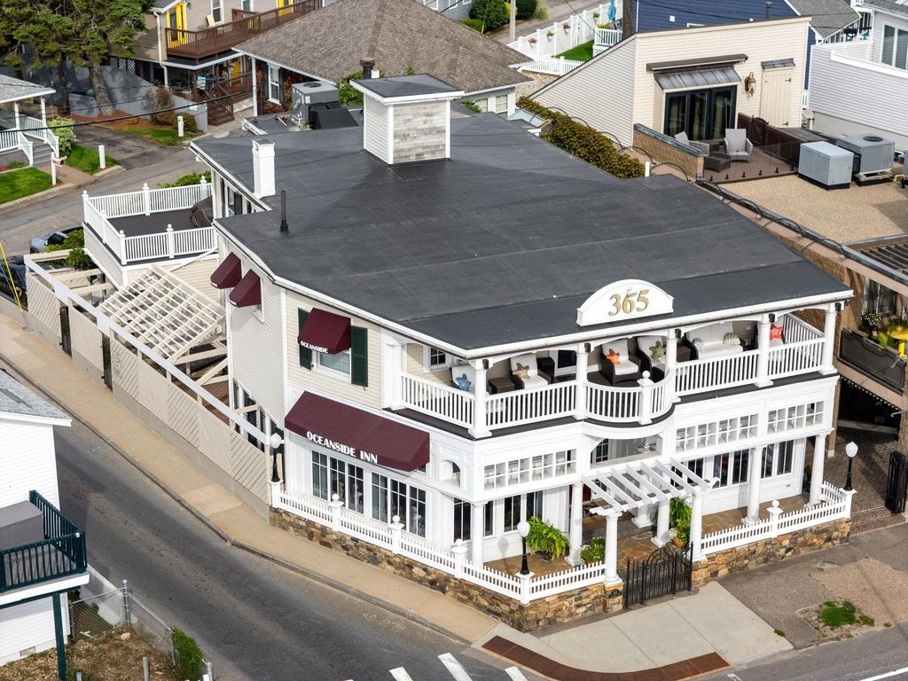 Image 1 of property listing at 365 Ocean Boulevard, Hampton, NH 03842