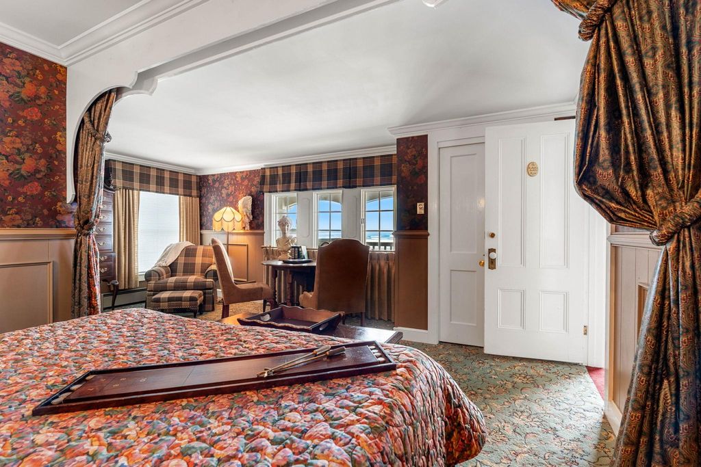 Image 22 of property listing at 365 Ocean Boulevard, Hampton, NH 03842