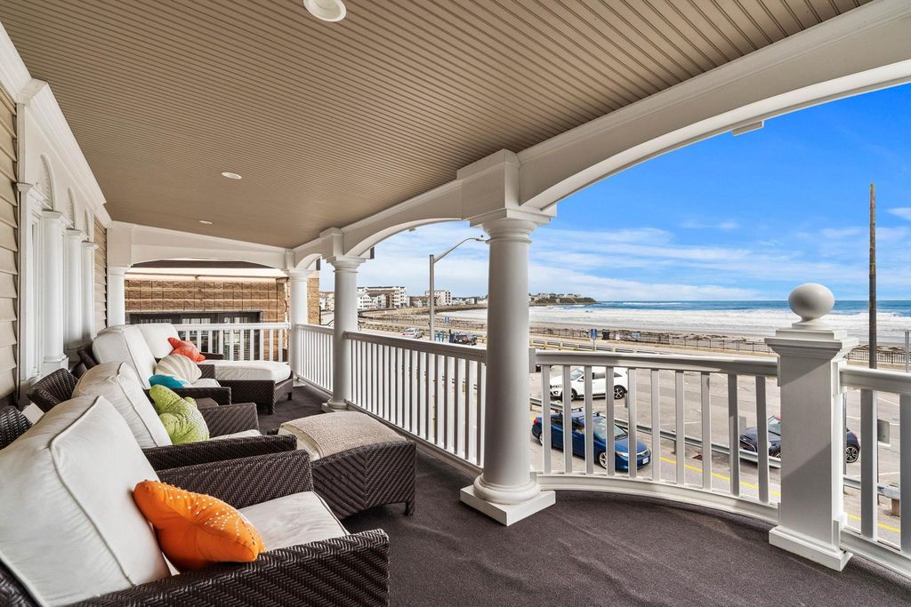 Image 24 of property listing at 365 Ocean Boulevard, Hampton, NH 03842