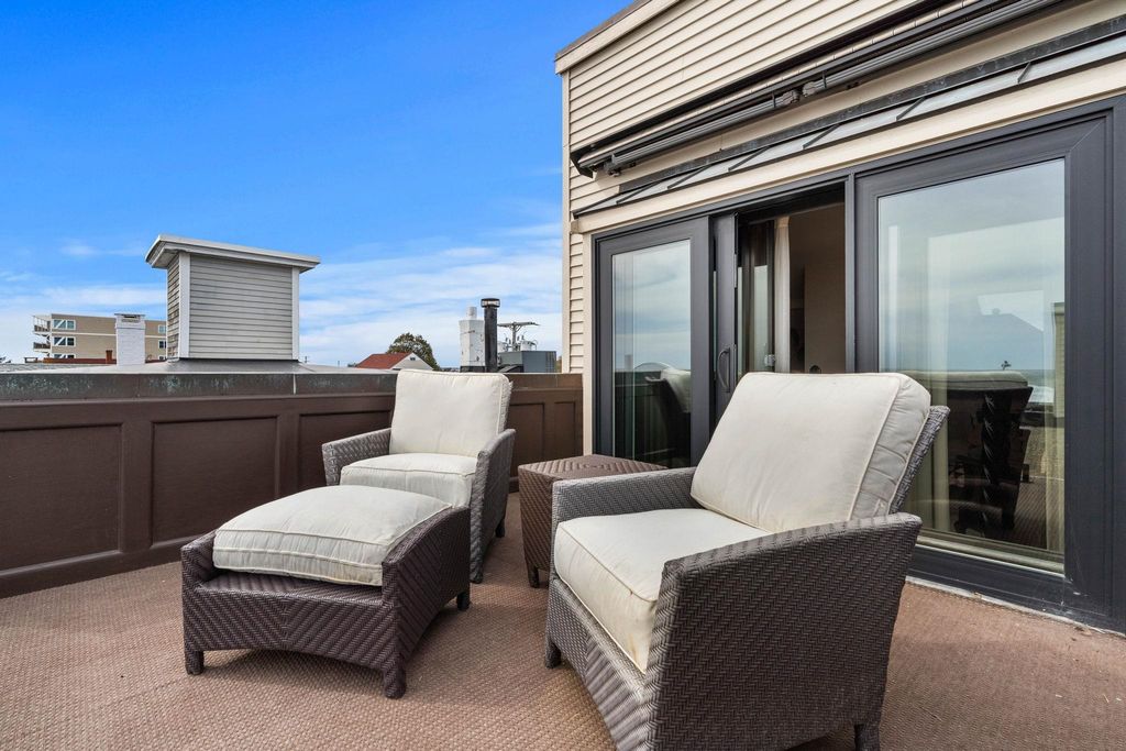 Image 34 of property listing at 365 Ocean Boulevard, Hampton, NH 03842