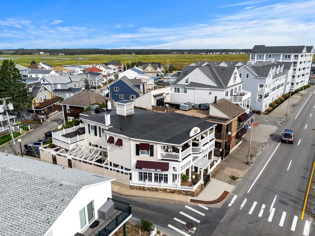 Image 5 of property listing at 365 Ocean Boulevard, Hampton, NH 03842