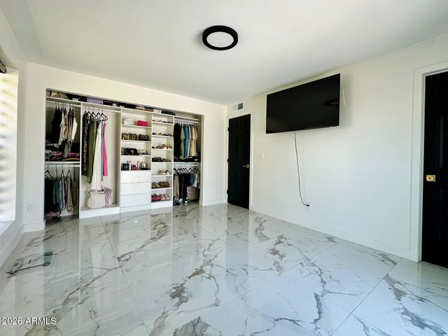 5649 W ONYX Avenue, Glendale, AZ 85302