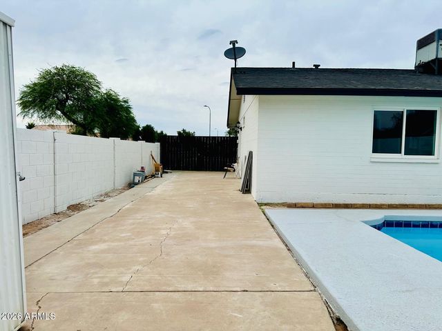 5649 W ONYX Avenue, Glendale, AZ 85302