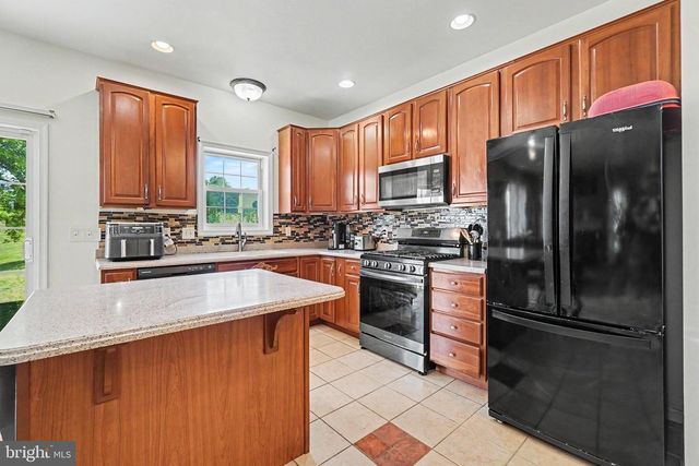 7322 COBBLE STONE DR, Harrisburg, PA 17112