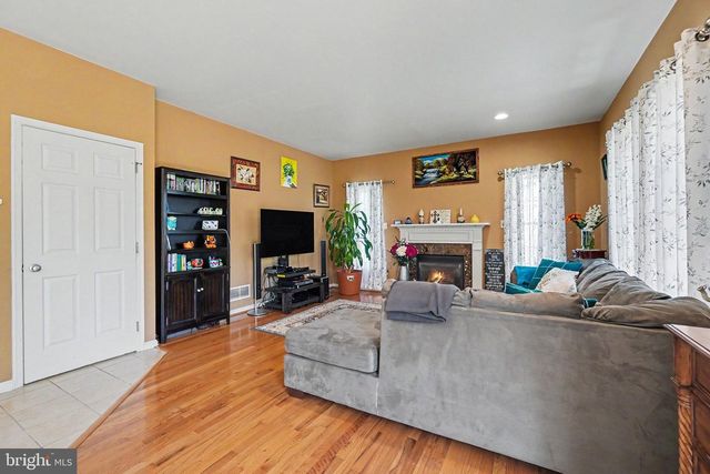 7322 COBBLE STONE DR, Harrisburg, PA 17112