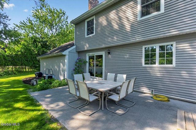 3 Fenway Drive, Colonie, NY 12211