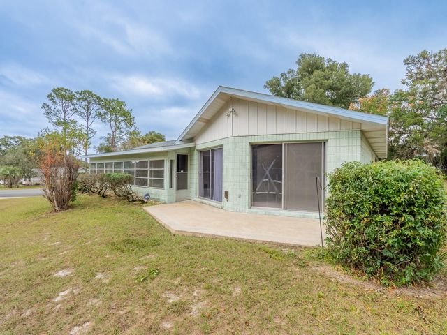 5 SPRING LAKE LANE, Ocala, FL 34472