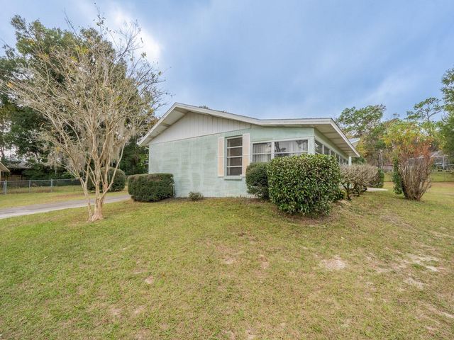 5 SPRING LAKE LANE, Ocala, FL 34472