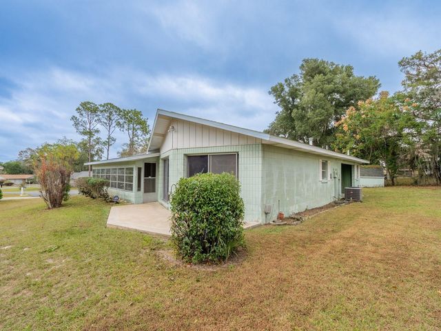 5 SPRING LAKE LANE, Ocala, FL 34472