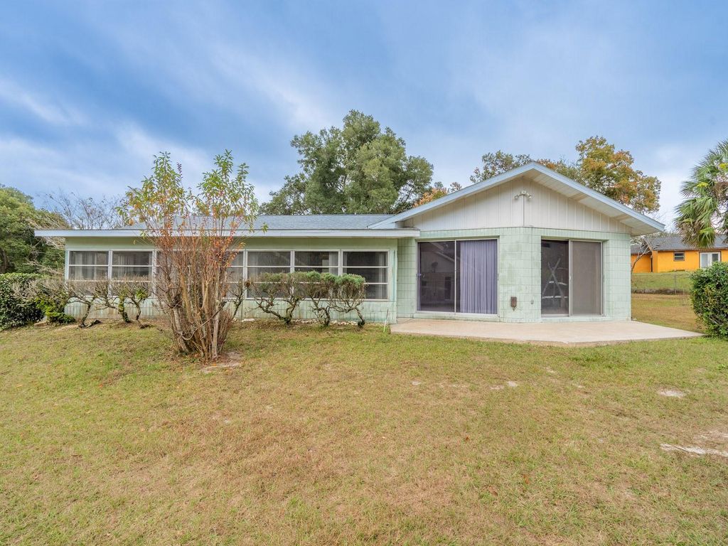 5 SPRING LAKE LANE, Ocala, FL 34472