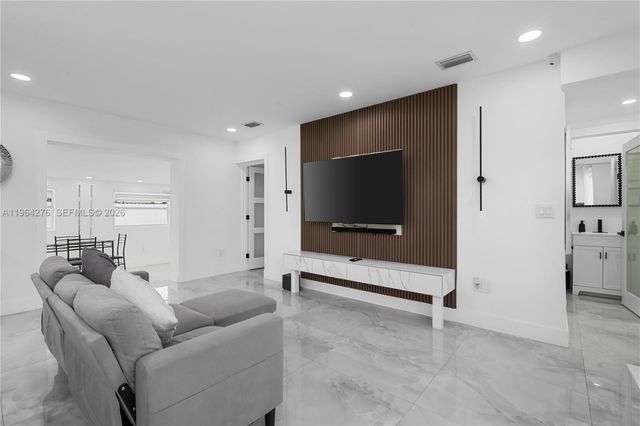 315 NW 106th ST, Miami, FL 33150