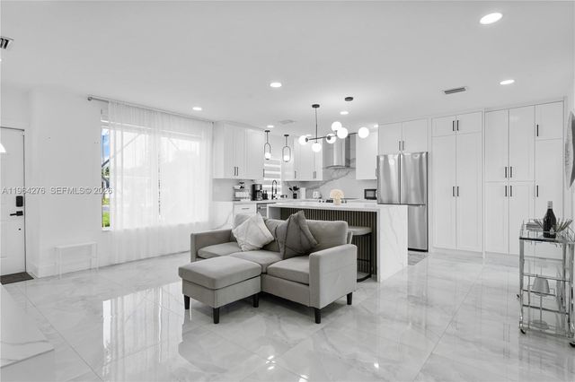 315 NW 106th ST, Miami, FL 33150