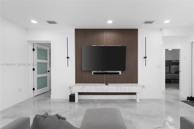 315 NW 106th ST, Miami, FL 33150