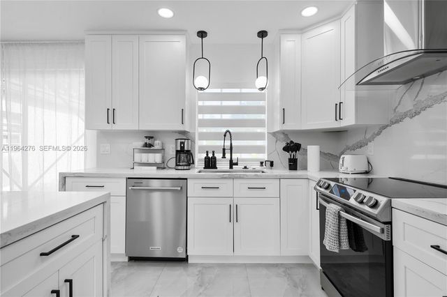 315 NW 106th ST, Miami, FL 33150