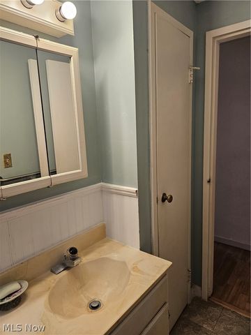 310 Cynthia Drive, Chardon, OH 44024