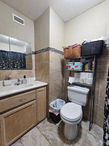 469 Orlando Ln, Lathrop, CA 95330