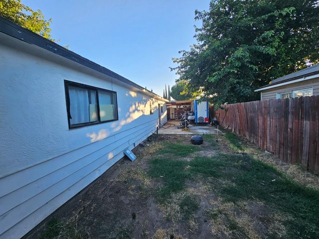 469 Orlando Ln, Lathrop, CA 95330