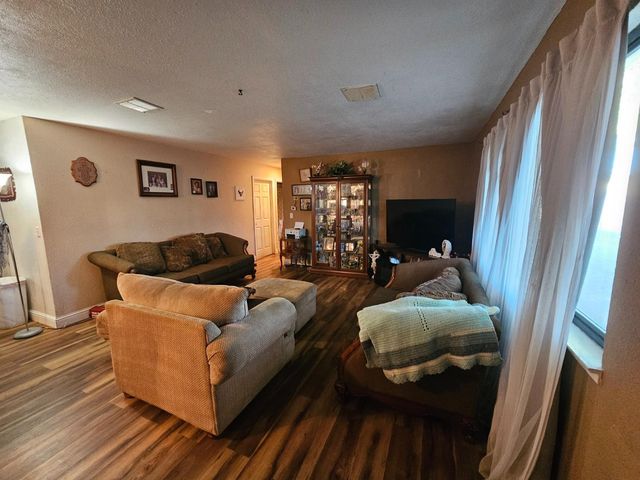 469 Orlando Ln, Lathrop, CA 95330
