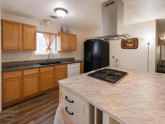 469 Orlando Ln, Lathrop, CA 95330