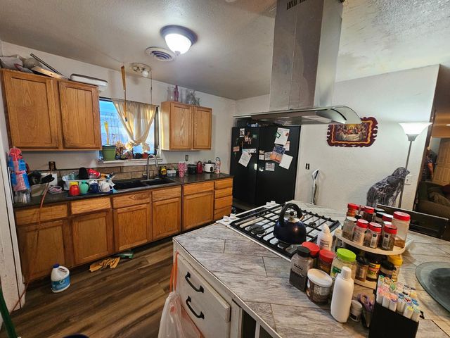469 Orlando Ln, Lathrop, CA 95330