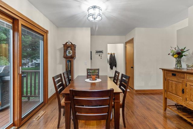 2554 S Sterling CIRCLE, East Troy, WI 53120