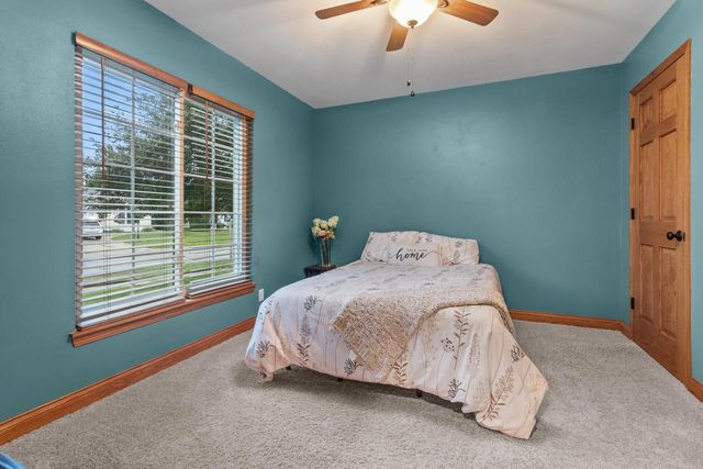 2554 S Sterling CIRCLE, East Troy, WI 53120