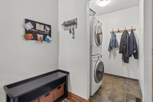2554 S Sterling CIRCLE, East Troy, WI 53120