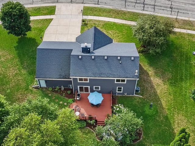 2554 S Sterling CIRCLE, East Troy, WI 53120