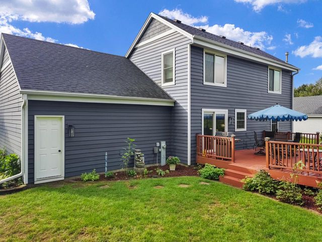 2554 S Sterling CIRCLE, East Troy, WI 53120