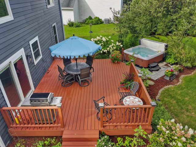 2554 S Sterling CIRCLE, East Troy, WI 53120