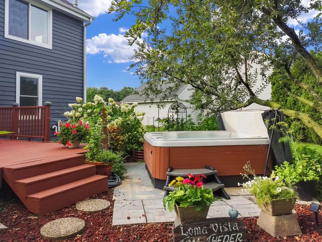 2554 S Sterling CIRCLE, East Troy, WI 53120