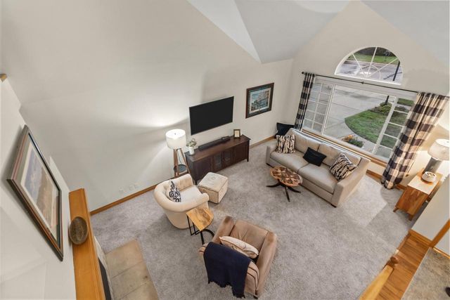 2554 S Sterling CIRCLE, East Troy, WI 53120