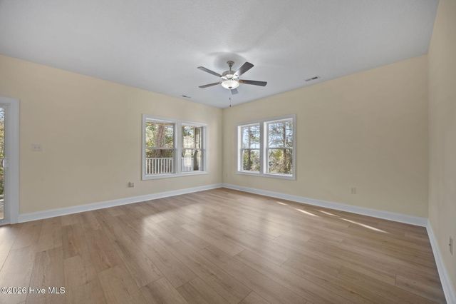 200 Lighthouse Lane B3, Swansboro, NC 28584