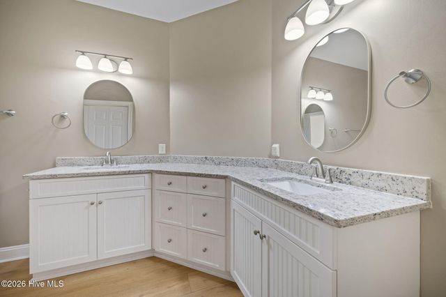 200 Lighthouse Lane B3, Swansboro, NC 28584