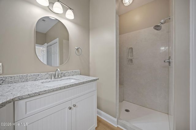 200 Lighthouse Lane B3, Swansboro, NC 28584