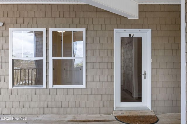 200 Lighthouse Lane B3, Swansboro, NC 28584