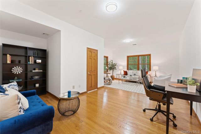 25 Cabin Ridge Road, Chappaqua, NY 10514