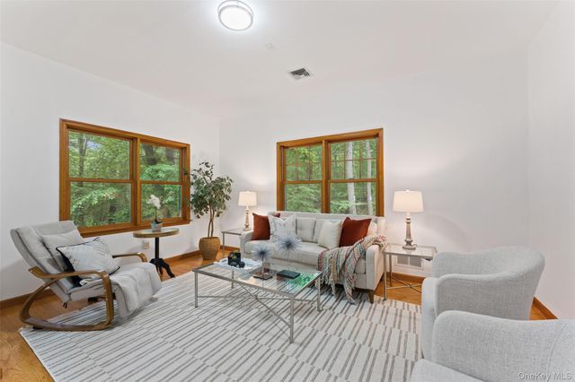 25 Cabin Ridge Road, Chappaqua, NY 10514