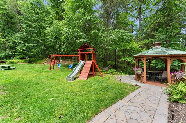 25 Cabin Ridge Road, Chappaqua, NY 10514