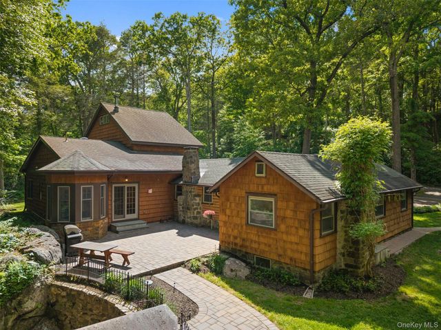 25 Cabin Ridge Road, Chappaqua, NY 10514