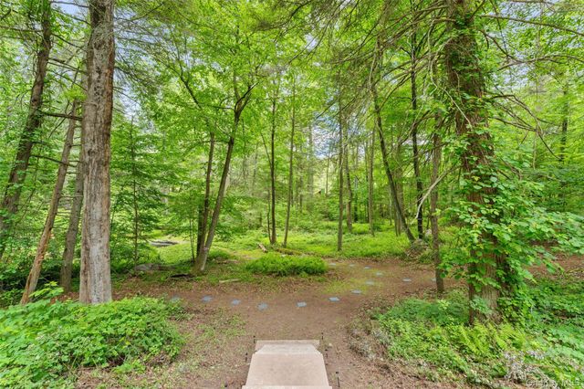 25 Cabin Ridge Road, Chappaqua, NY 10514