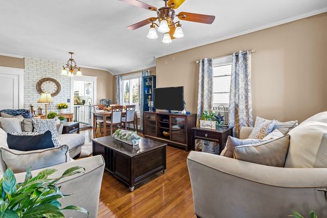 17 Mowry Ave, Cumberland, RI 02864