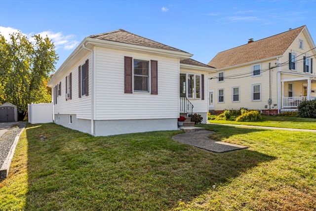 17 Mowry Ave, Cumberland, RI 02864