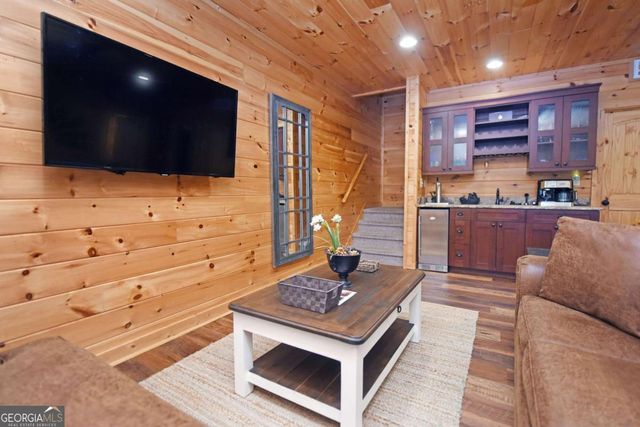 901 Stuart Mountain Road, Mineral Bluff, GA 30559