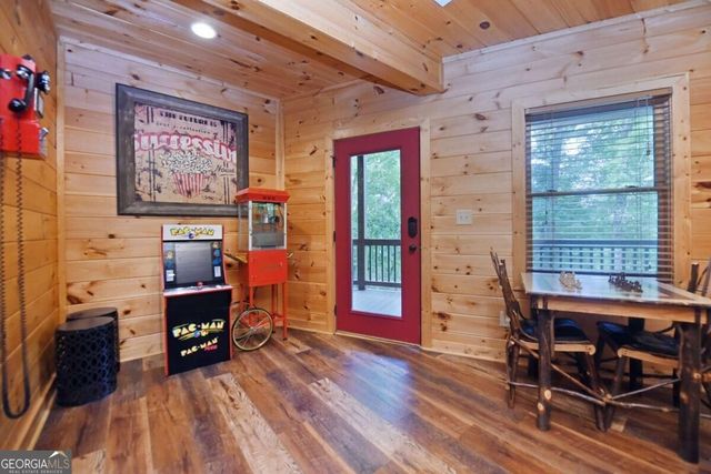 901 Stuart Mountain Road, Mineral Bluff, GA 30559