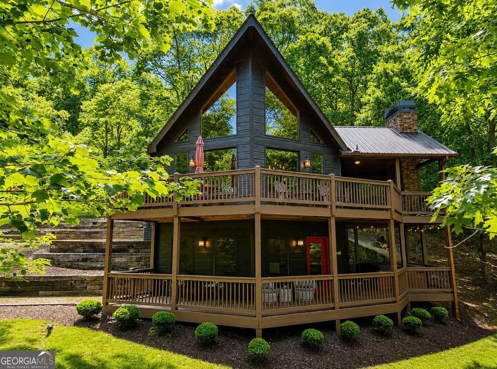 901 Stuart Mountain Road, Mineral Bluff, GA 30559