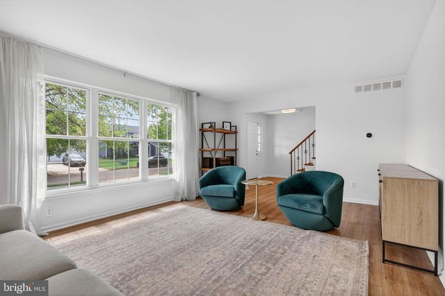 18 MIDWOOD RD, Marlton, NJ 08053